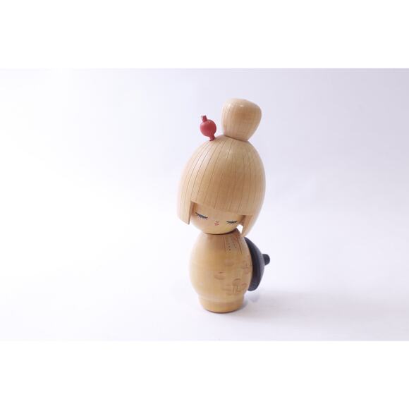 Kokeshi Wooden Doll, Girl with Umbrella and Floral Kimono, Art Object, Creative - Picture 1 of 3